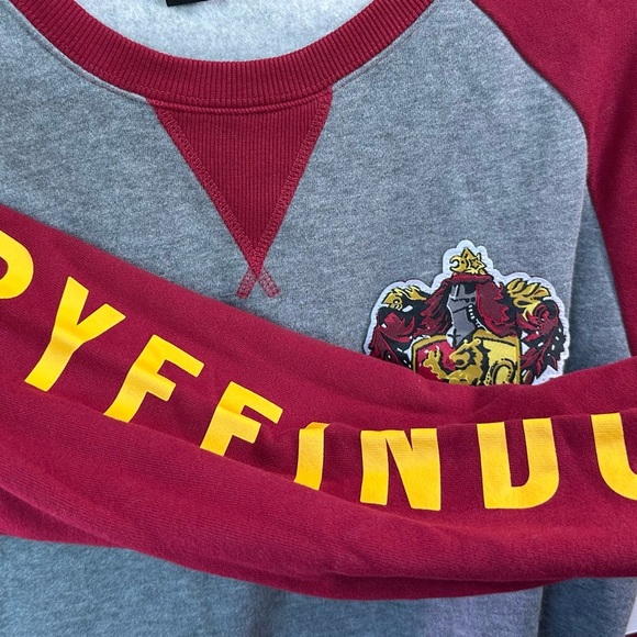 Harry Potter Gryffindor Sweatshirt Adult Small NWT - Picture 10 of 12